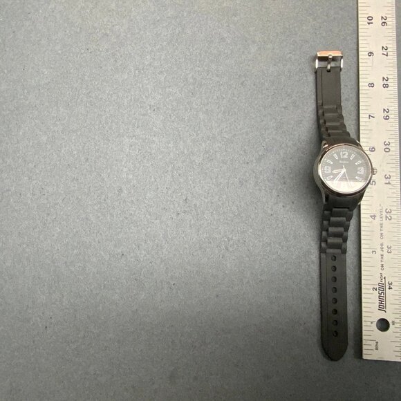 Geneve Mens Quartz Watch SOLD AS IS FOR PARTS ONLY Black Silicone Silver - Picture 3 of 5